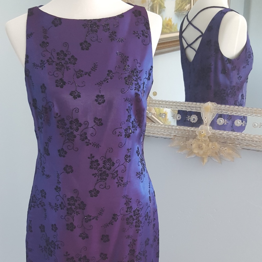 Stunning Ladies Cocktail dress Size 8 w/sparkles